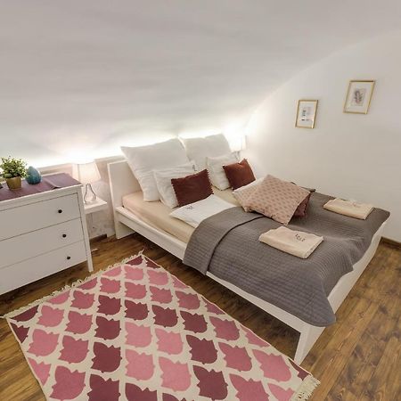 Lovely Apartment At Basilica Budapest Luaran gambar